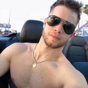 Meet your Posher, Victor